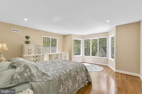 Bedroom - 16112 Barnesville Rd, Boyds, MD 20841 photo 5 of 9