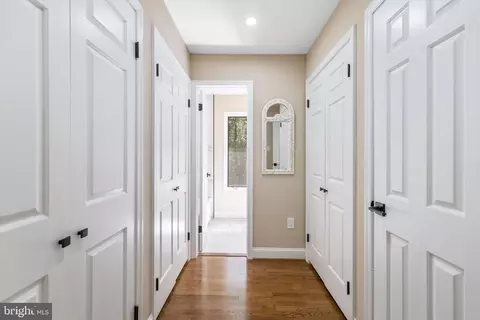Entry Way - 16112 Barnesville Rd, Boyds, MD 20841 photo 4 of 6