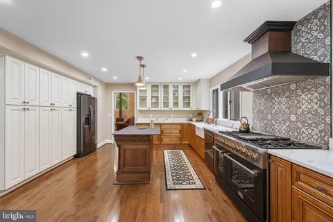 Kitchen - 16112 Barnesville Rd, Boyds, MD 20841 photo 6 of 7
