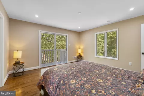 Bedroom - 16112 Barnesville Rd, Boyds, MD 20841 photo 4 of 9