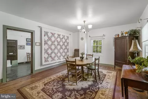 Dining - 16112 Barnesville Rd, Boyds, MD 20841 photo 1 of 2