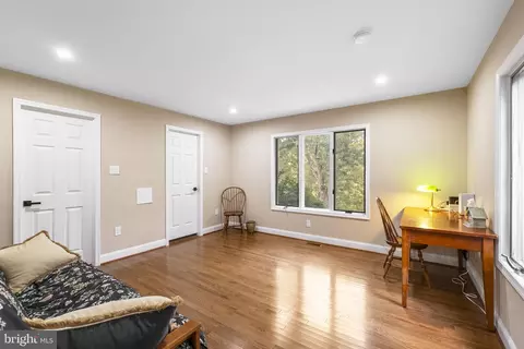 Bedroom - 16112 Barnesville Rd, Boyds, MD 20841 photo 1 of 9