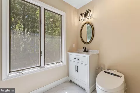 Bath - 16112 Barnesville Rd, Boyds, MD 20841 photo 3 of 5