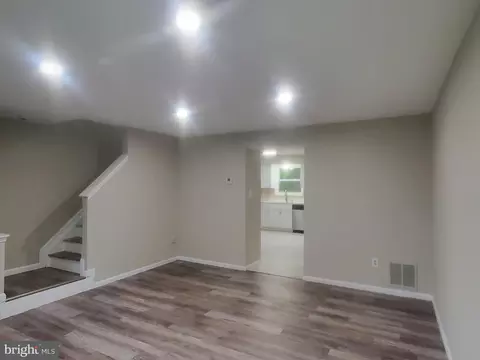Living - 14813 Hammersmith Cir, Silver Spring, MD 20906 photo 4 of 5