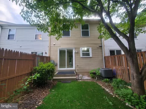 Exterior - 14813 Hammersmith Cir, Silver Spring, MD 20906 photo 5 of 7