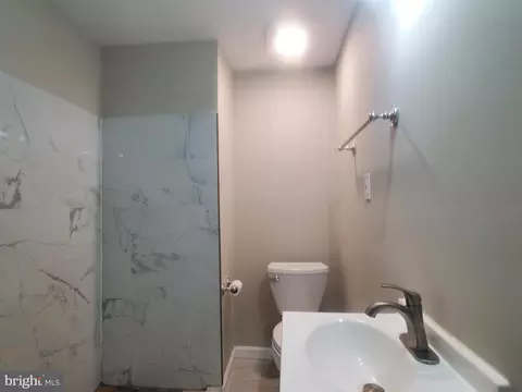 Bath - 14813 Hammersmith Cir, Silver Spring, MD 20906 photo 1 of 4
