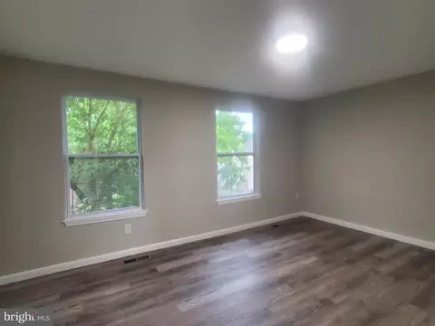 Living - 14813 Hammersmith Cir, Silver Spring, MD 20906 photo 5 of 5