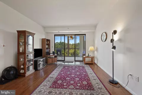 3100 N Leisure World Blvd #420, Silver Spring, MD 20906