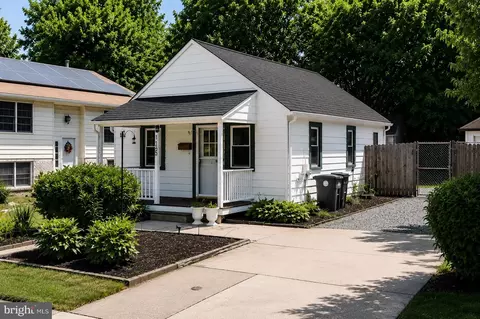125 Charles St, Rockville, MD 20850