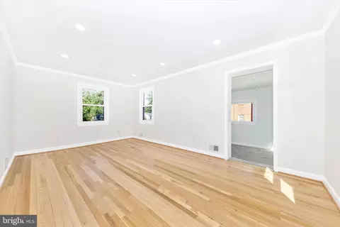 Living - 2714 Arvin St, Silver Spring, MD 20902 photo 5 of 6