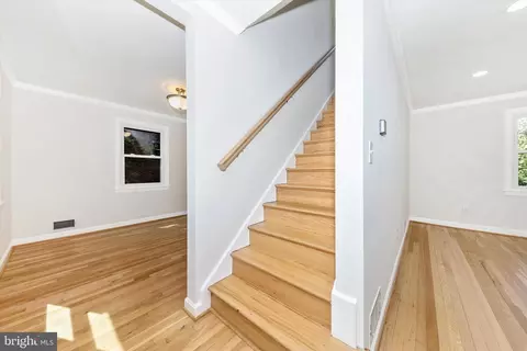 Entry Way - 2714 Arvin St, Silver Spring, MD 20902 photo 2 of 4