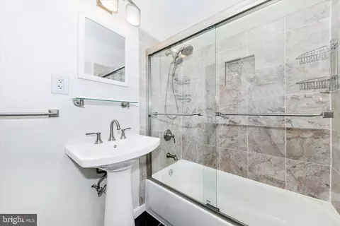 Bath - 2714 Arvin St, Silver Spring, MD 20902 photo 1 of 2