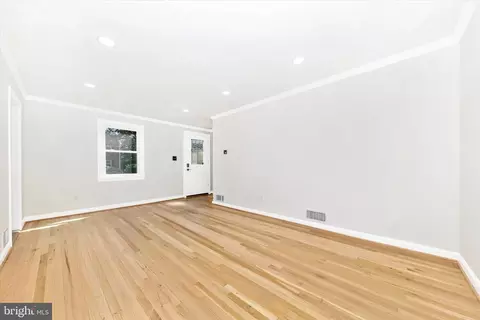 Living - 2714 Arvin St, Silver Spring, MD 20902 photo 2 of 6
