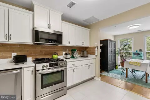 824 Quince Orchard Blvd #201, Gaithersburg, MD 20878