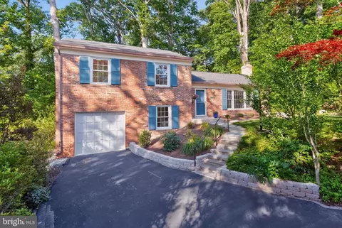 5709 Mohican Pl, Bethesda, MD 20816