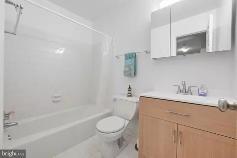 Bath - 15205 Winstead Ln, Silver Spring, MD 20905 photo 2 of 2