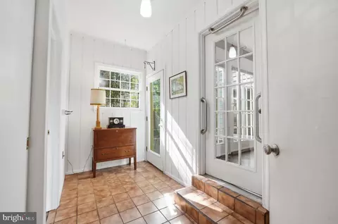 Entry Way - 15205 Winstead Ln, Silver Spring, MD 20905 photo 3 of 6