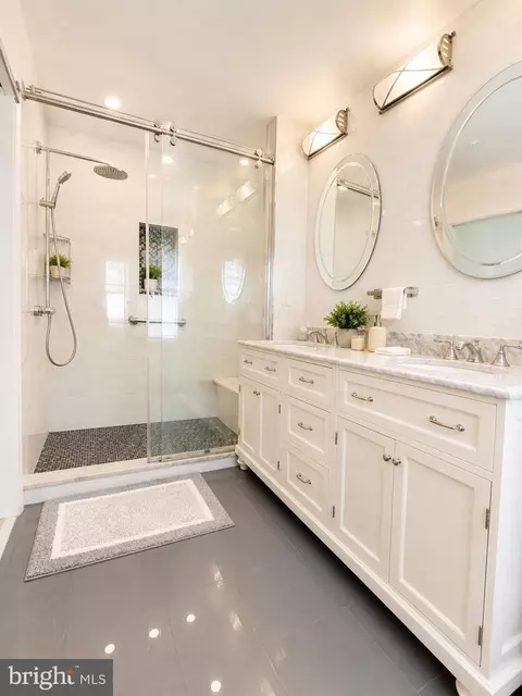 Bath - 20249 Red Buckeye Ct, Germantown, MD 20876 photo 5 of 8