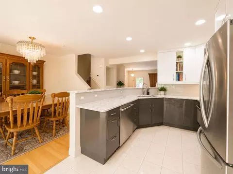 Kitchen - 20249 Red Buckeye Ct, Germantown, MD 20876 photo 5 of 5