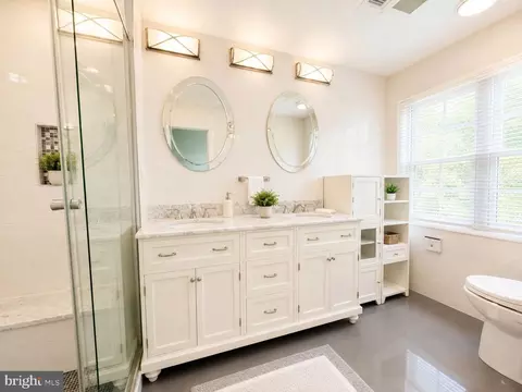 Bath - 20249 Red Buckeye Ct, Germantown, MD 20876 photo 3 of 8