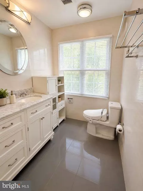Bath - 20249 Red Buckeye Ct, Germantown, MD 20876 photo 4 of 8