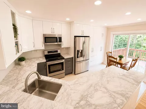 Kitchen - 20249 Red Buckeye Ct, Germantown, MD 20876 photo 2 of 5