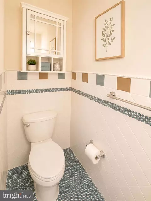 Bath - 20249 Red Buckeye Ct, Germantown, MD 20876 photo 2 of 8