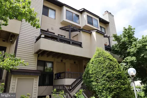 9709 Hellingly Pl #56, Montgomery Village, MD 20886