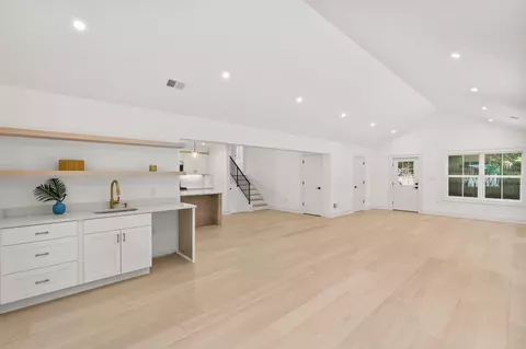 Living - 209 Thistle Dr, Silver Spring, MD 20901 photo 6 of 6