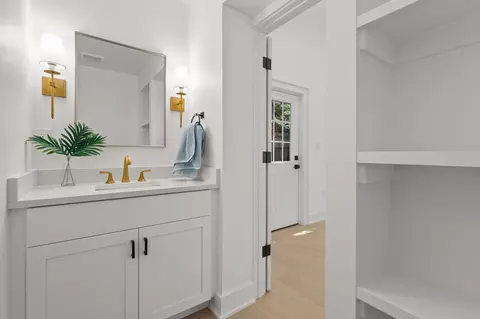 Bath - 209 Thistle Dr, Silver Spring, MD 20901 photo 3 of 4