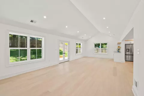 Living - 209 Thistle Dr, Silver Spring, MD 20901 photo 4 of 6