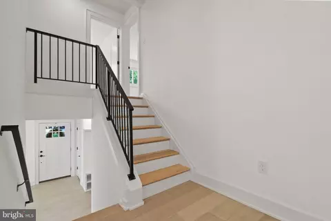 Entry Way - 209 Thistle Dr, Silver Spring, MD 20901 photo 2 of 2