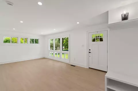 Living - 209 Thistle Dr, Silver Spring, MD 20901 photo 2 of 6