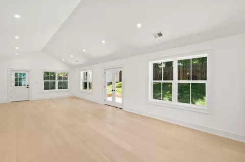 Living - 209 Thistle Dr, Silver Spring, MD 20901 photo 3 of 6