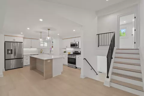 Entry Way - 209 Thistle Dr, Silver Spring, MD 20901 photo 1 of 2