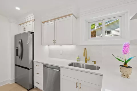 Kitchen - 209 Thistle Dr, Silver Spring, MD 20901 photo 2 of 3