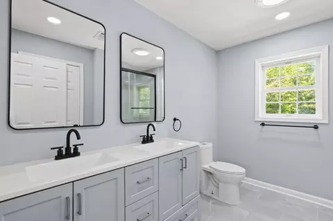 Bath - 2017 Glenallan Ave, Silver Spring, MD 20902 photo 3 of 7