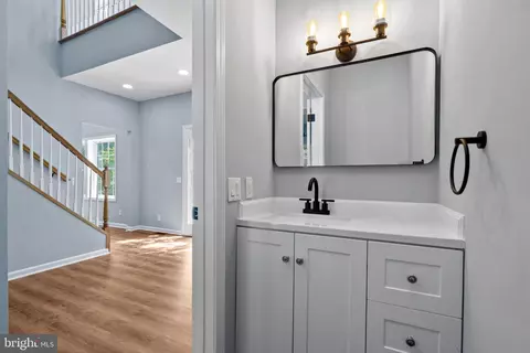 Entry Way - 2017 Glenallan Ave, Silver Spring, MD 20902 photo 3 of 5