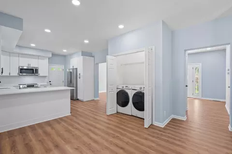 Entry Way - 2017 Glenallan Ave, Silver Spring, MD 20902 photo 4 of 5