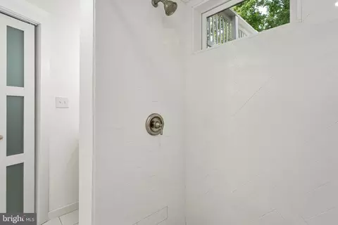 Bath - 1106 Meurilee Ln, Silver Spring, MD 20901 photo 3 of 3