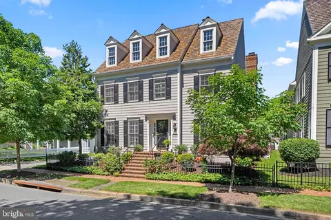 204 Massbury St, Gaithersburg, MD 20878