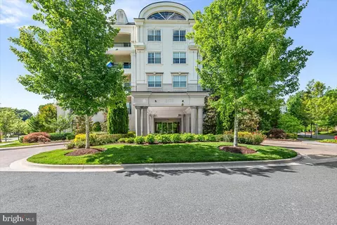 8111 River Rd #131, Bethesda, MD 20817