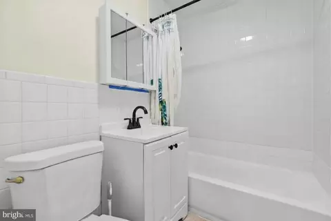 Bath - 12200 Valleywood Dr, Silver Spring, MD 20902 photo 1 of 1