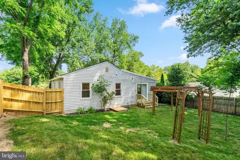 Exterior - 12200 Valleywood Dr, Silver Spring, MD 20902 photo 3 of 5