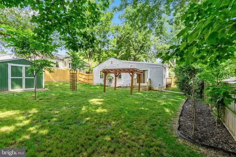 Exterior - 12200 Valleywood Dr, Silver Spring, MD 20902 photo 2 of 5