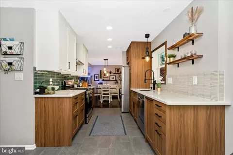 Kitchen - 13120 Clifton Rd, Silver Spring, MD 20904 photo 6 of 7