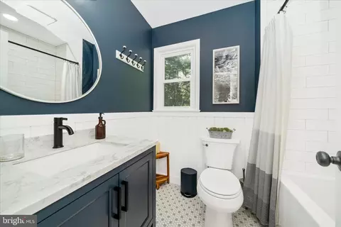Bath - 13120 Clifton Rd, Silver Spring, MD 20904 photo 5 of 6