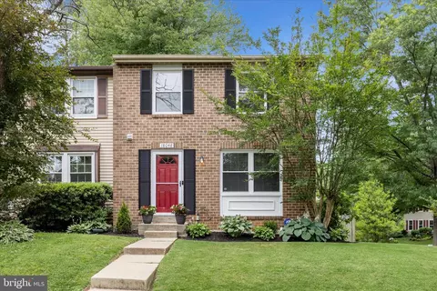 18048 Wagonwheel Ct, Olney, MD 20832