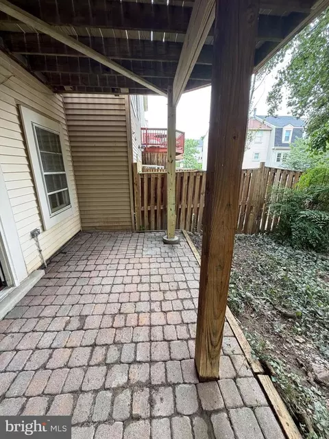 14 Pennydog Ct, Silver Spring, MD 20902 photo 9