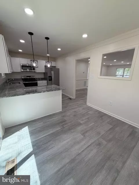 14 Pennydog Ct, Silver Spring, MD 20902 photo 5